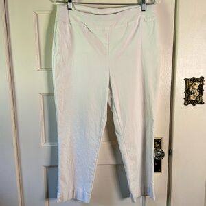 Chico’s So Slimming Capri Crop Pants Size 2